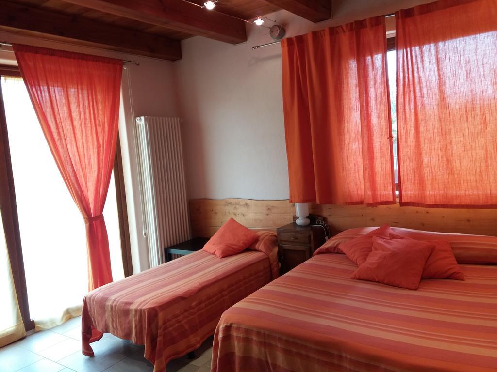 Agriturismo Fior Di Campo ドロネーロ エクステリア 写真